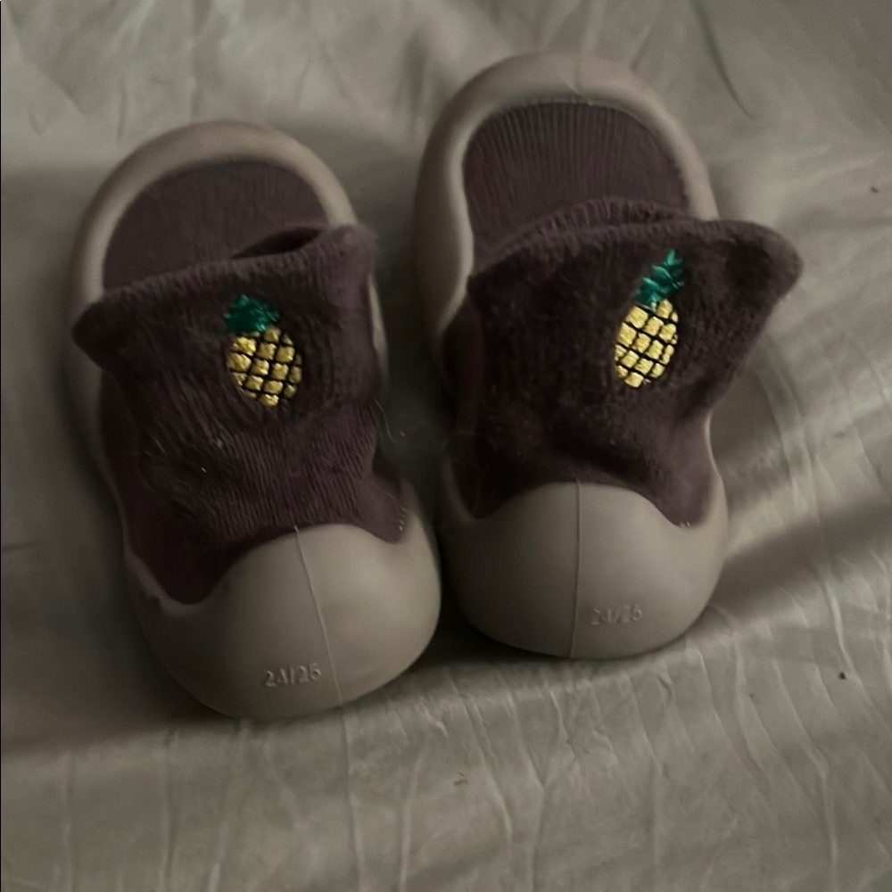 Kids Pineapple Embellished Shoes - Gray